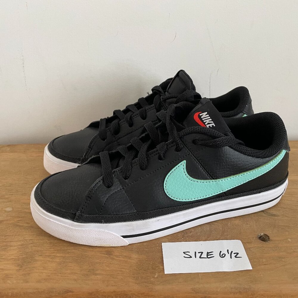 Women's Nike Court Legacy shoes